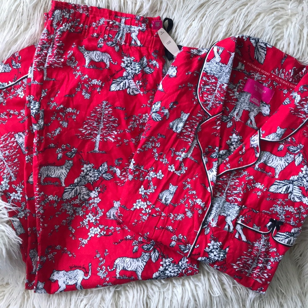 Victoria’s Secret 2 Piece Pajama Set
